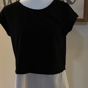 Black and white cap sleeves 95 % polyester